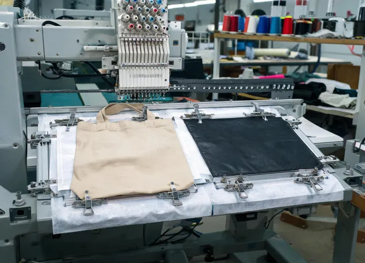 Bag and leather-like goods embroidery sampling